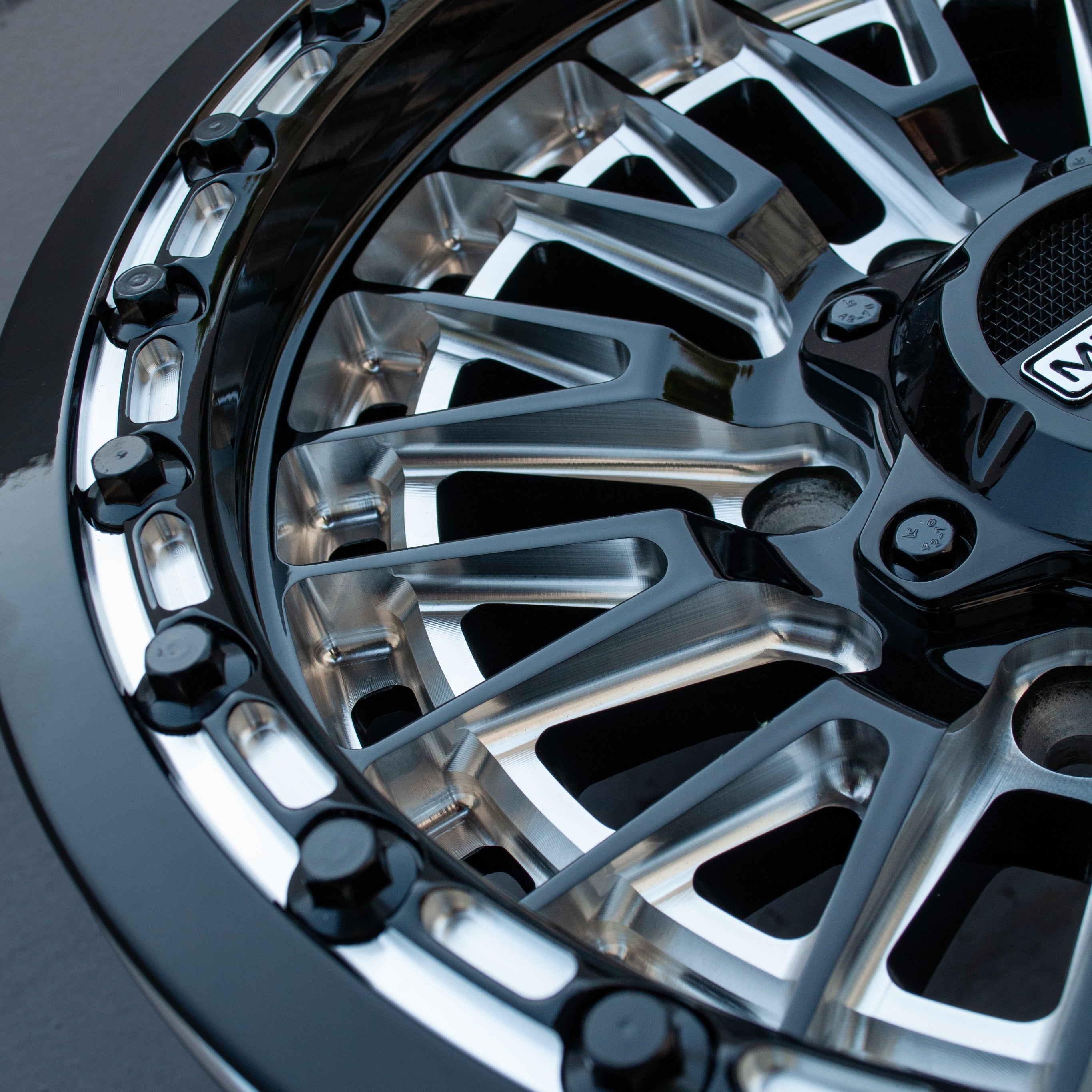 Slayer 6R Beadlock | Gloss Black Contrast Cut - J.I. MOTORSPORTS 626